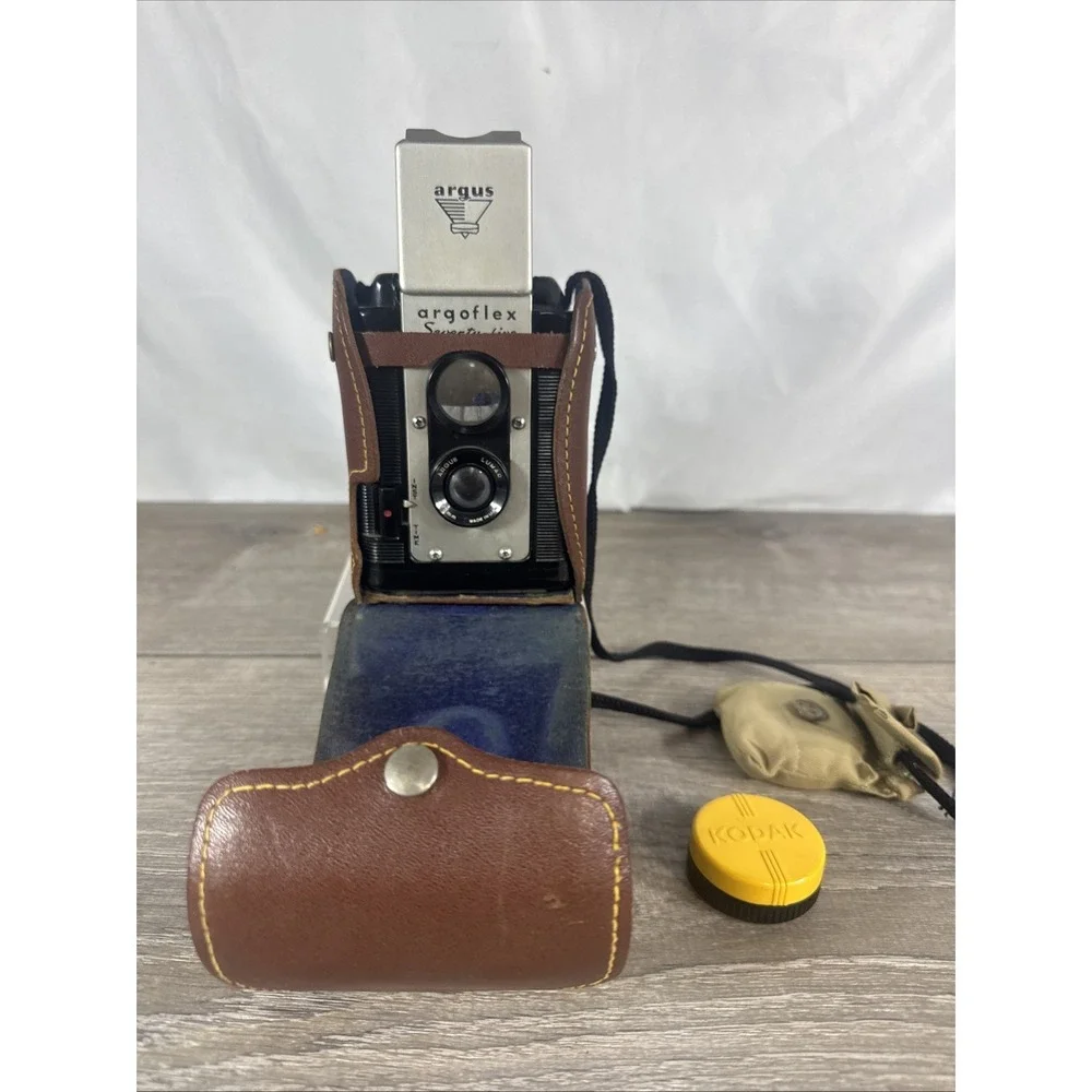 Vintage Argus Argoflex Seventy-Five Camera w/ Original Case